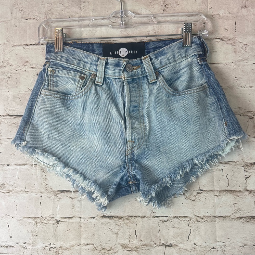 After Party Nasty Gal Levis Denim Shorts Size 25 Button Fly Cut Off Jean Frayed